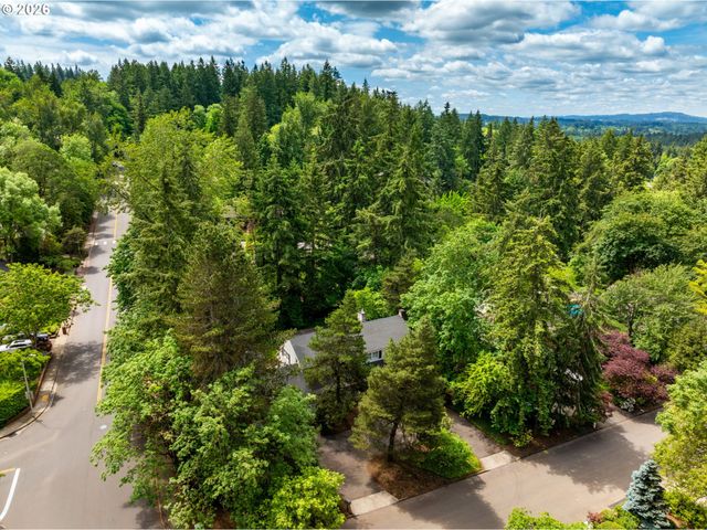 3000 WESTVIEW Ct, Lake Oswego, OR 97034