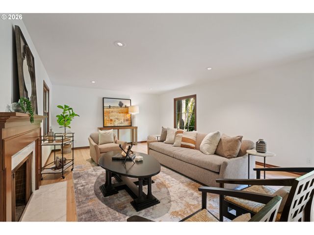 3000 WESTVIEW Ct, Lake Oswego, OR 97034