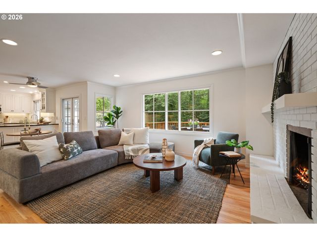 3000 WESTVIEW Ct, Lake Oswego, OR 97034