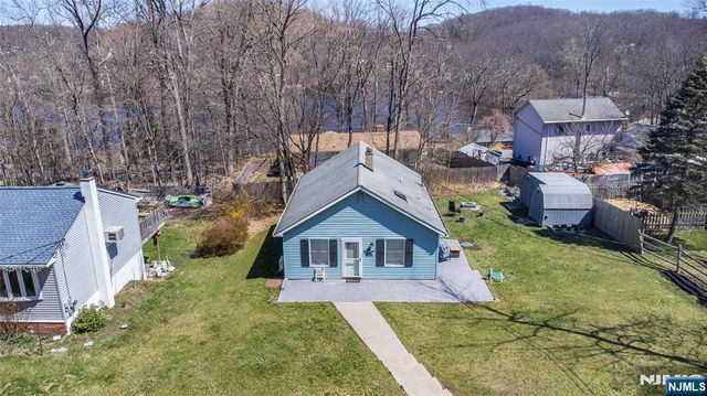 69 Alder Terrace, Sussex, NJ 07461