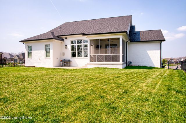 17801 Shakes Creek Dr, Fisherville, KY 40023