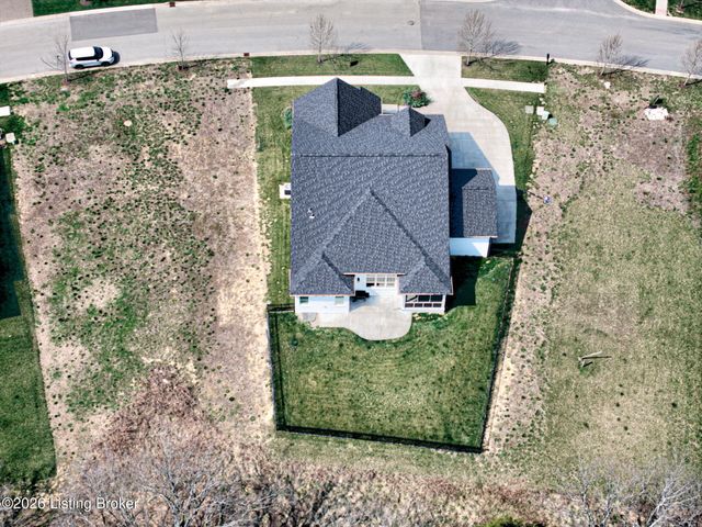 17801 Shakes Creek Dr, Fisherville, KY 40023