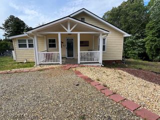 131 Hillcrest Drive, Mccaysville, GA 30555