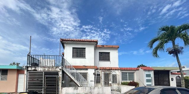 121 St, BT30 URB JARDINES DE COUNTRY CLUB BO SABANA ABAJO, Carolina, PR 00988