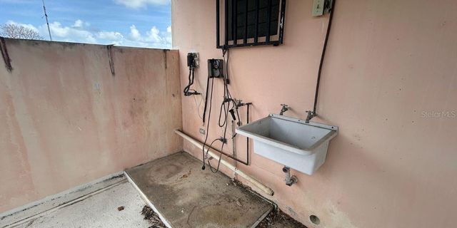 121 St, BT30 URB JARDINES DE COUNTRY CLUB BO SABANA ABAJO, Carolina, PR 00988