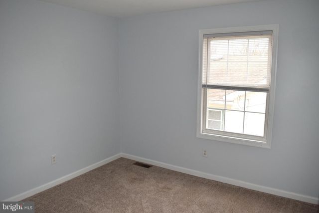 3011 ROBERTS RD, Aston, PA 19014