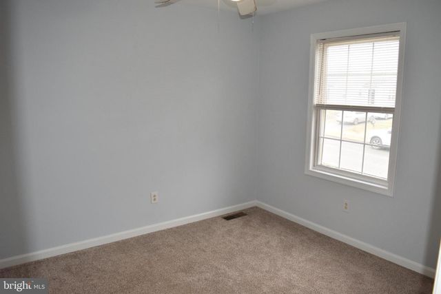 3011 ROBERTS RD, Aston, PA 19014