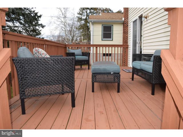 3011 ROBERTS RD, Aston, PA 19014