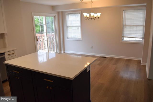 3011 ROBERTS RD, Aston, PA 19014