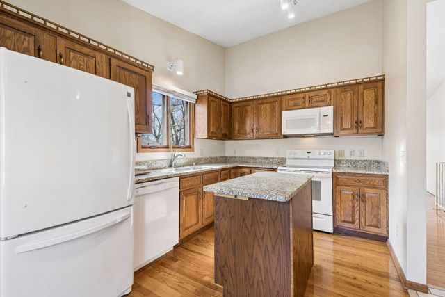 5301 Yorktown Lane N, Plymouth, MN 55442