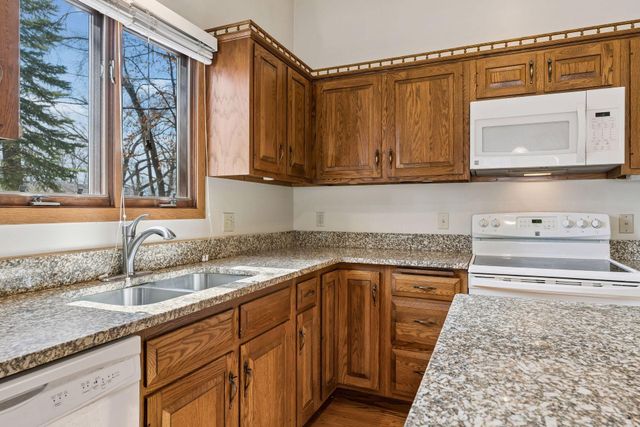 5301 Yorktown Lane N, Plymouth, MN 55442