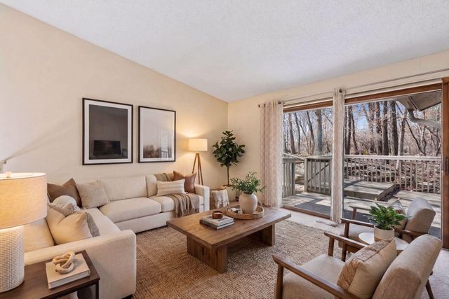 5301 Yorktown Lane N, Plymouth, MN 55442