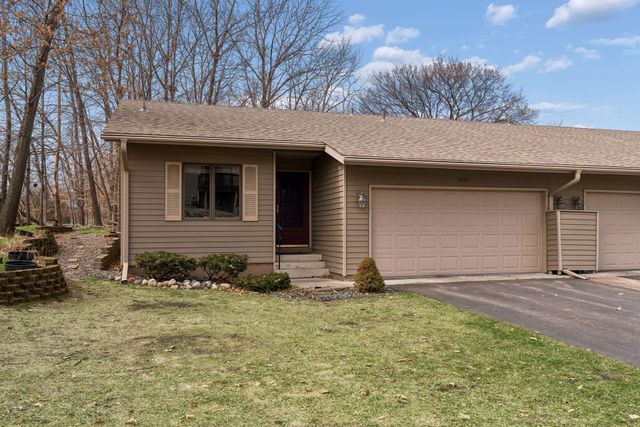 5301 Yorktown Lane N, Plymouth, MN 55442