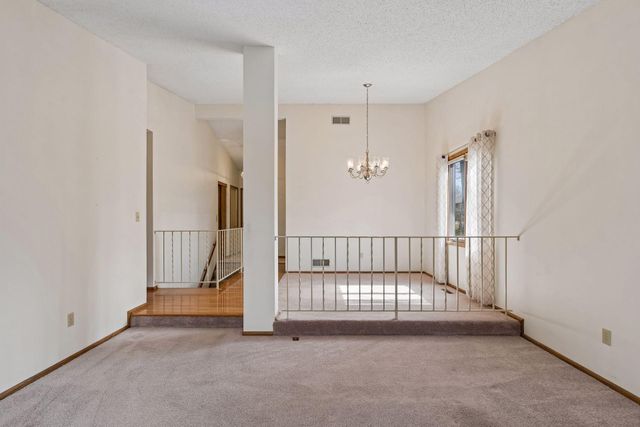 5301 Yorktown Lane N, Plymouth, MN 55442