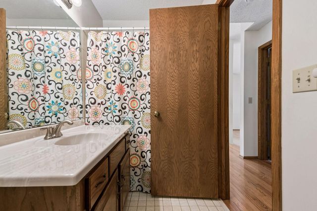 5301 Yorktown Lane N, Plymouth, MN 55442