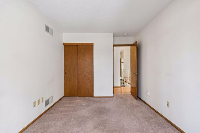 5301 Yorktown Lane N, Plymouth, MN 55442