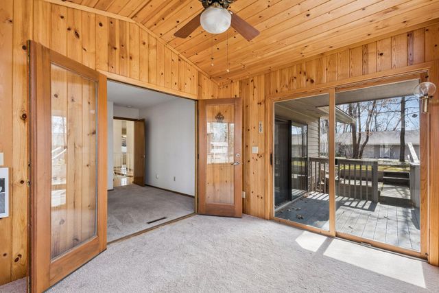 5301 Yorktown Lane N, Plymouth, MN 55442