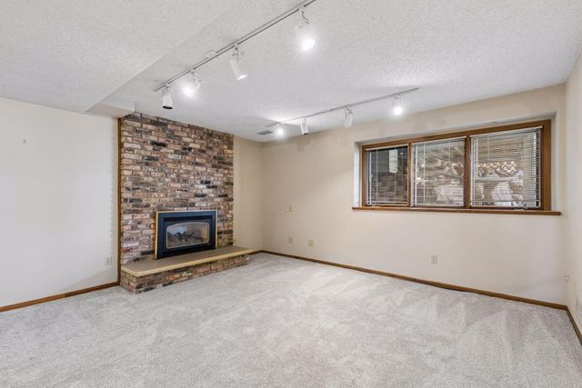 5301 Yorktown Lane N, Plymouth, MN 55442