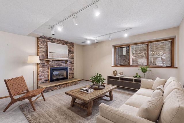 5301 Yorktown Lane N, Plymouth, MN 55442