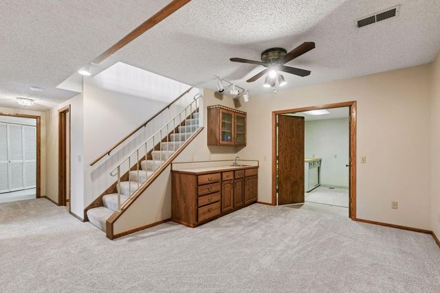 5301 Yorktown Lane N, Plymouth, MN 55442