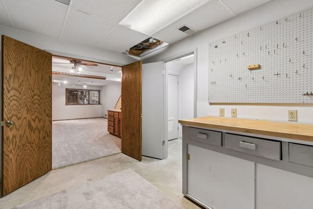 5301 Yorktown Lane N, Plymouth, MN 55442