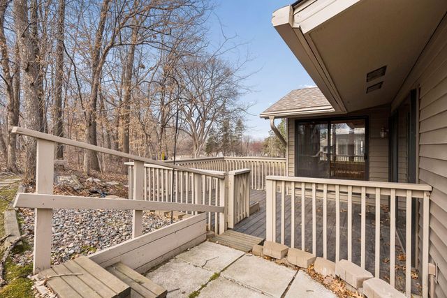 5301 Yorktown Lane N, Plymouth, MN 55442