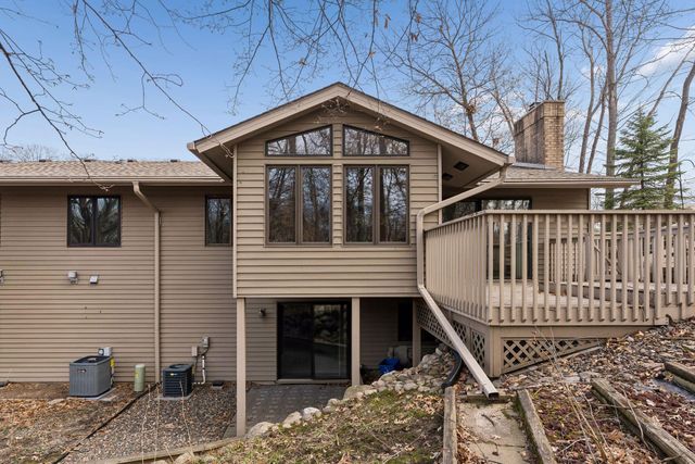 5301 Yorktown Lane N, Plymouth, MN 55442