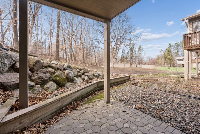 5301 Yorktown Lane N, Plymouth, MN 55442