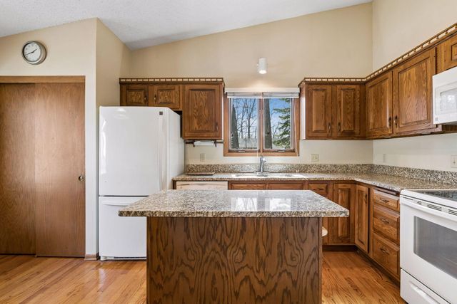 5301 Yorktown Lane N, Plymouth, MN 55442