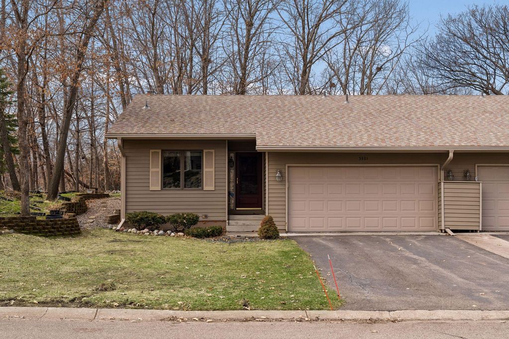 5301 Yorktown Lane N, Plymouth, MN 55442