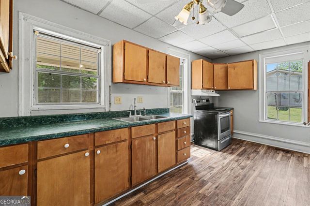 56 North Street, Newnan, GA 30263