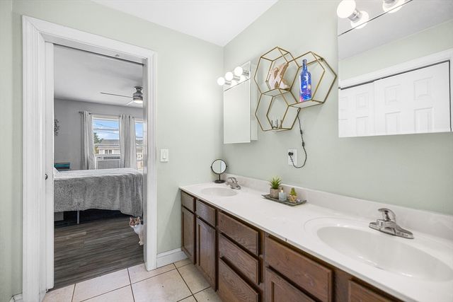 3 Dominique Dr, Webster, MA 01570