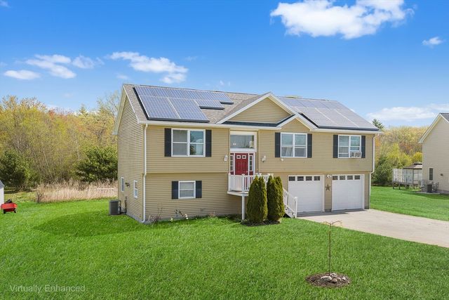 3 Dominique Dr, Webster, MA 01570