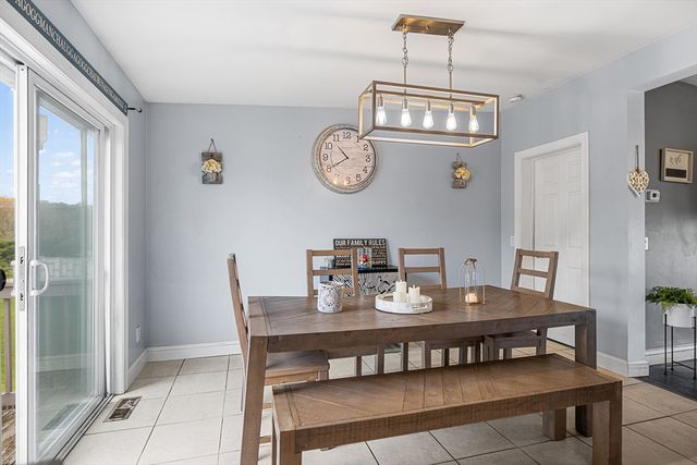 3 Dominique Dr, Webster, MA 01570