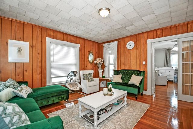 107 Myrtle 2, Lowell, MA 01850