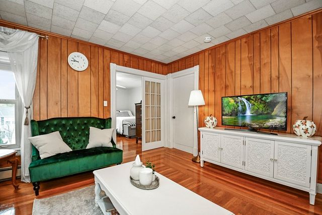 107 Myrtle 2, Lowell, MA 01850