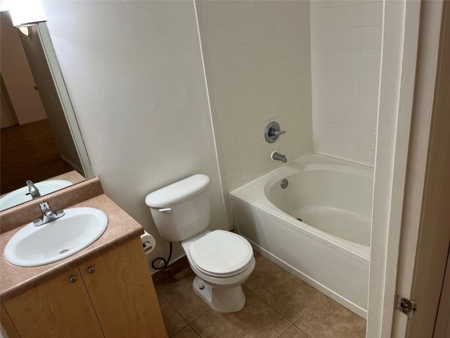 913 Villa Circle 913, Boynton Beach, FL 33435
