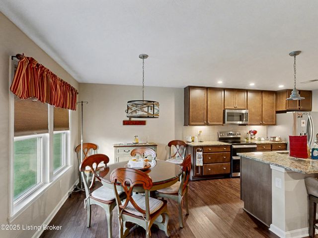 367 Copper Creek Dr, Mt Washington, KY 40047