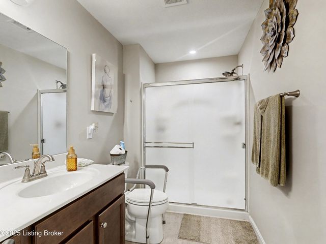 367 Copper Creek Dr, Mt Washington, KY 40047