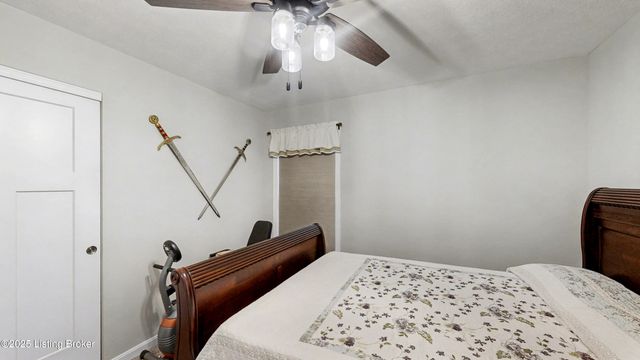 367 Copper Creek Dr, Mt Washington, KY 40047