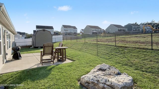 367 Copper Creek Dr, Mt Washington, KY 40047