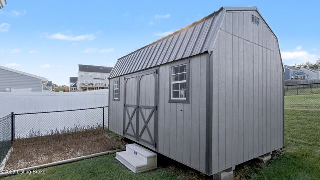 367 Copper Creek Dr, Mt Washington, KY 40047