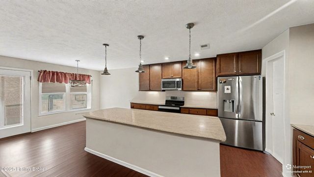 367 Copper Creek Dr, Mt Washington, KY 40047