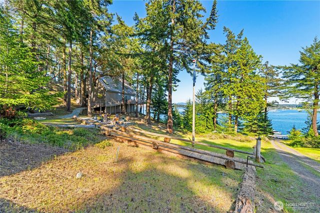 5 Nelson Trail, Henry Island, WA 98250