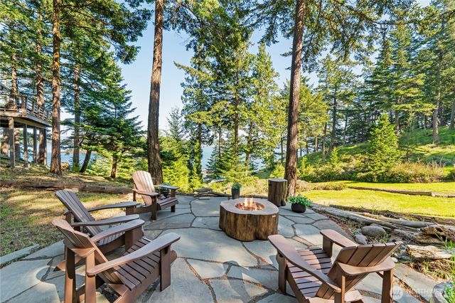 5 Nelson Trail, Henry Island, WA 98250
