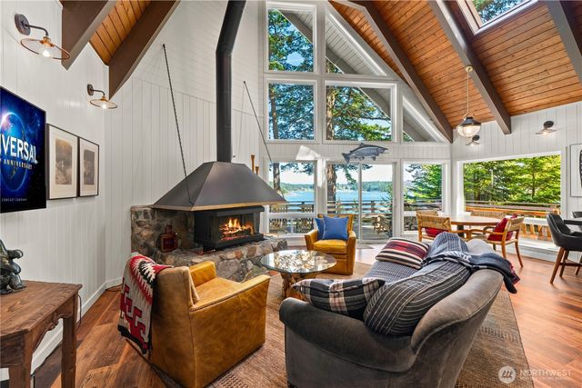 5 Nelson Trail, Henry Island, WA 98250