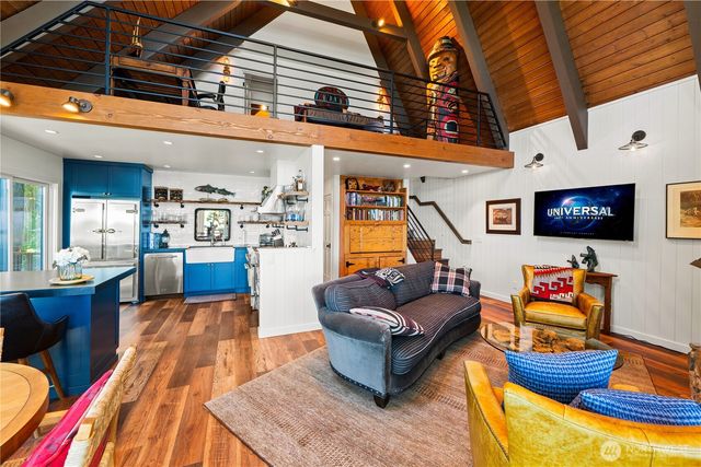 5 Nelson Trail, Henry Island, WA 98250