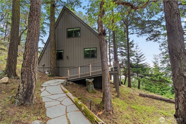 5 Nelson Trail, Henry Island, WA 98250