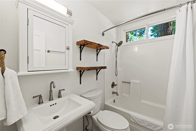 5 Nelson Trail, Henry Island, WA 98250