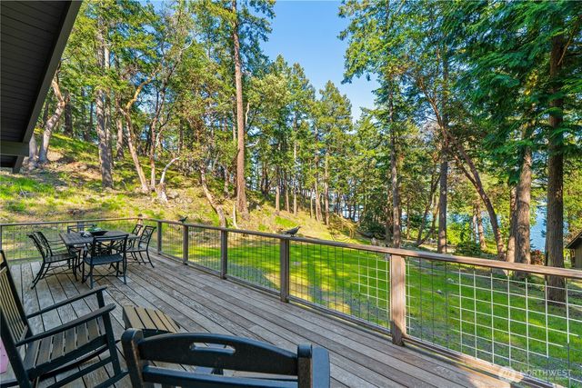 5 Nelson Trail, Henry Island, WA 98250